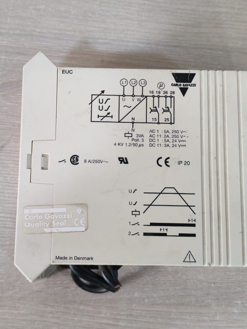 Carlo Gavazzi EUCC4007021 CARLO GAVAZZI EUC C400 7021 AC LINE CONTROLLER 400V 50/60Hz 9