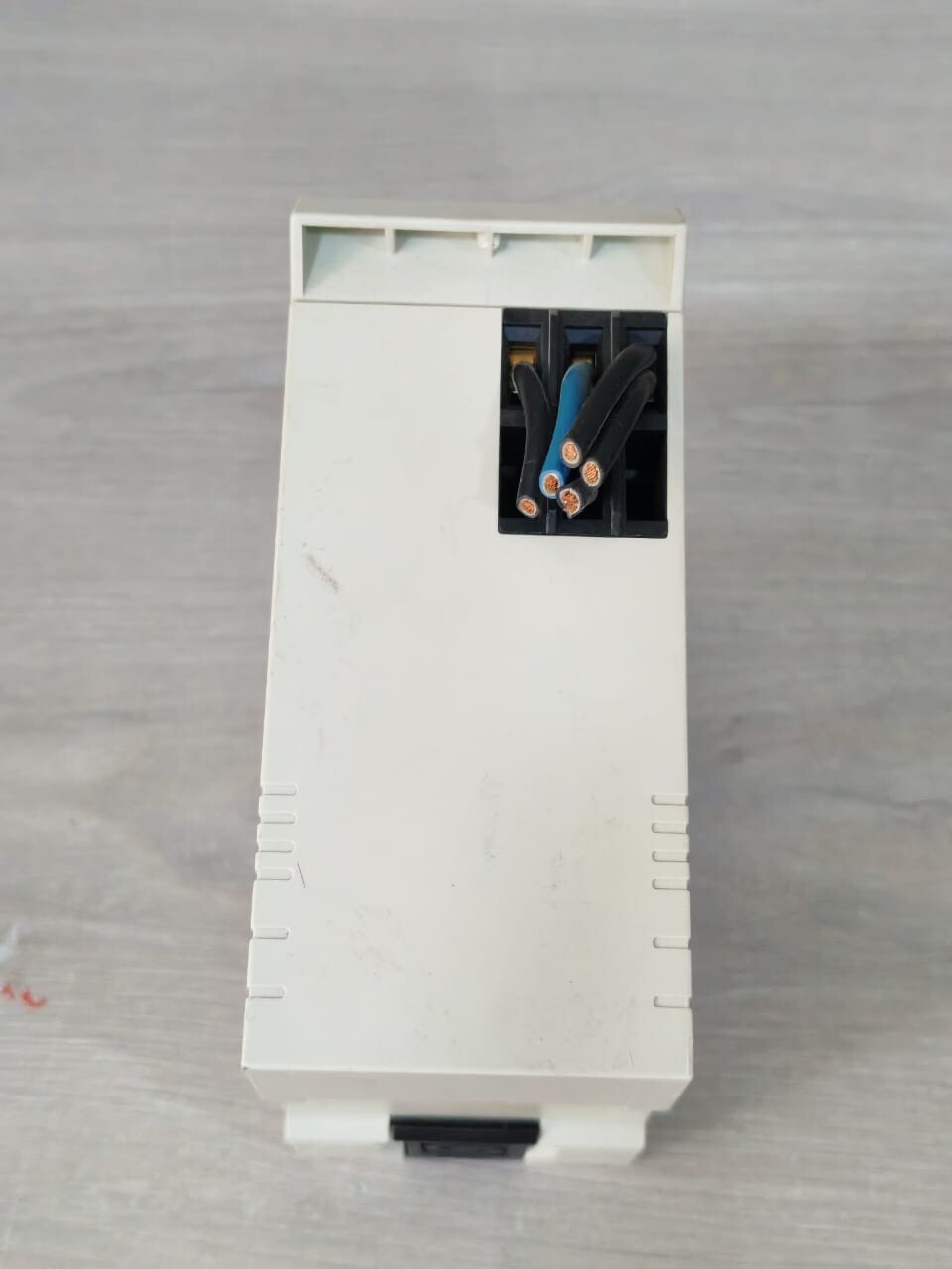 Carlo Gavazzi EUCC4007021 CARLO GAVAZZI EUC C400 7021 AC LINE CONTROLLER 400V 50/60Hz 10
