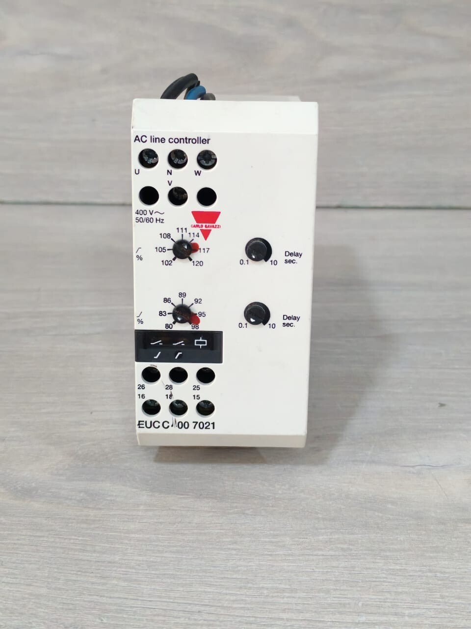 CARLO GAVAZZI EUC C400 7021 AC LINE CONTROLLER 400V 50/60Hz