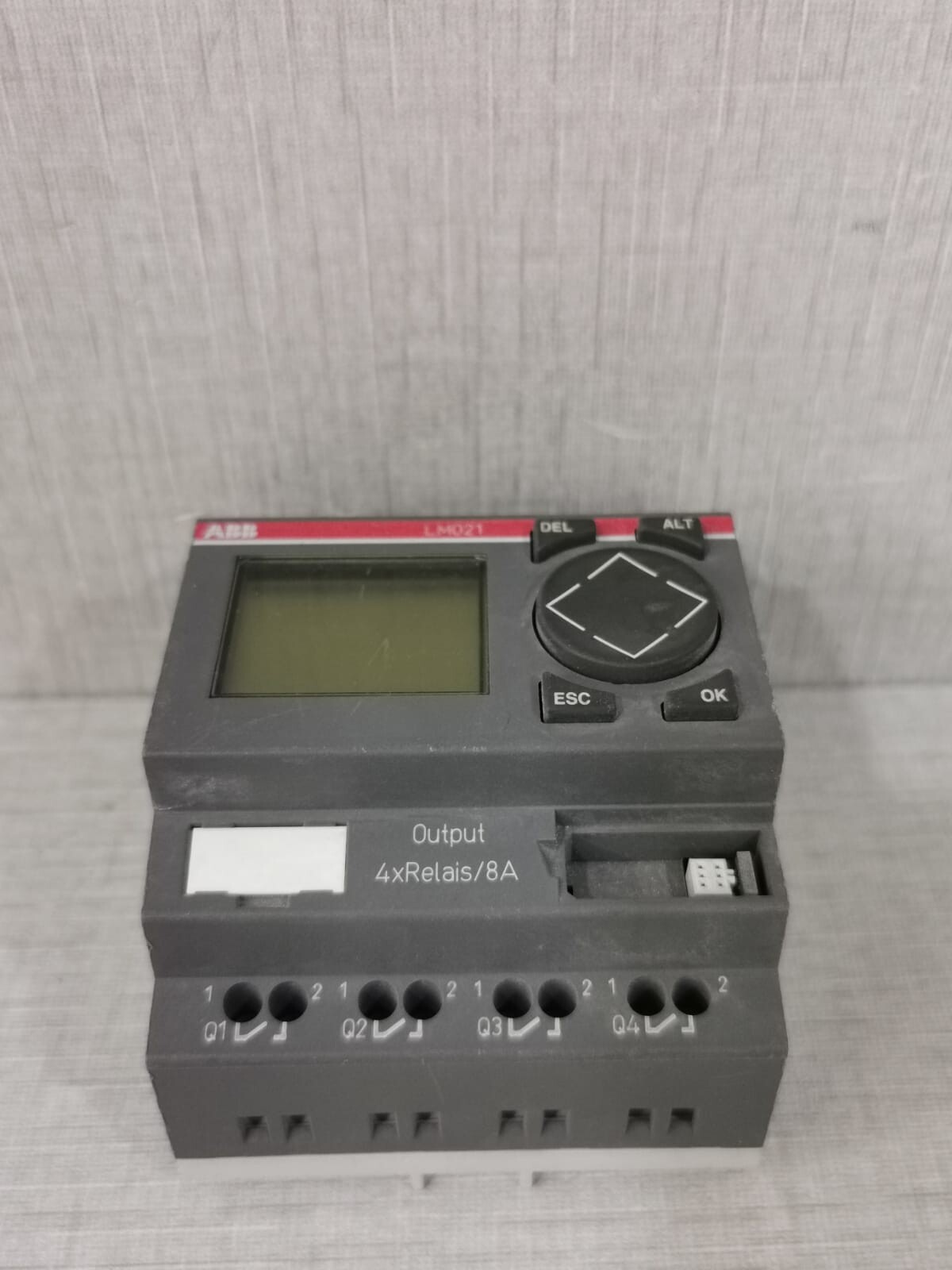 ABB 1SVR440610R0100 ABB LM021-12RDC MODULE 1SVR440610R0100 DC24V 8