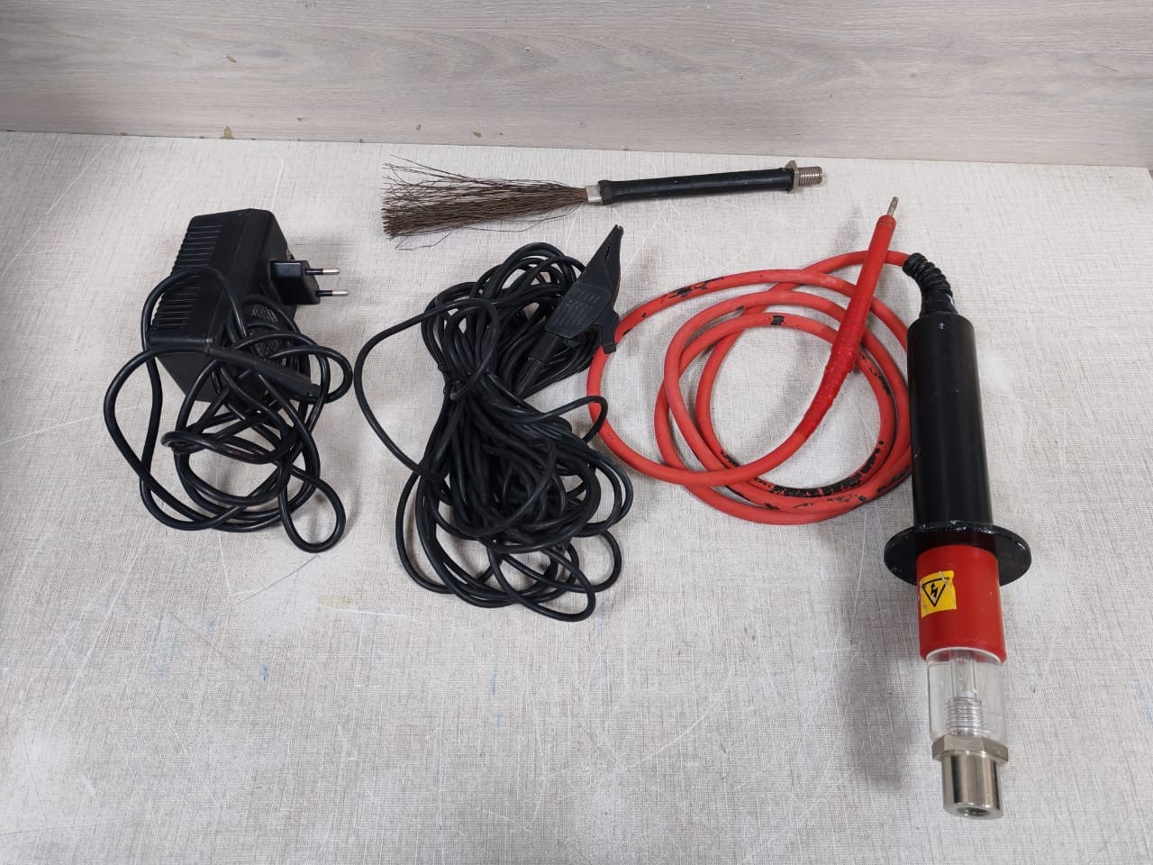 Elcometer 236 Elcometer 236 D.C Portable Holiday Detector 30 KV 8