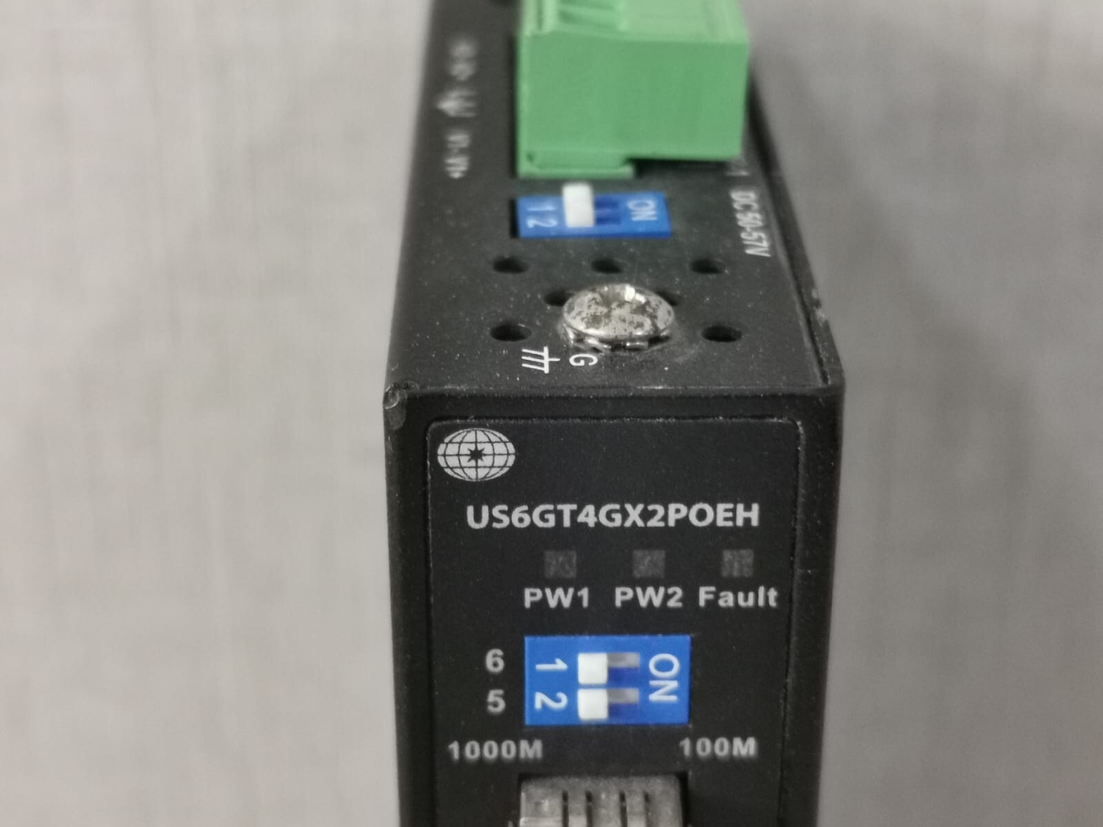 Meridian US6GT4GX2POEH MERIDIAN Technologies US6GT4GX2POEH Ethernet Switch 5