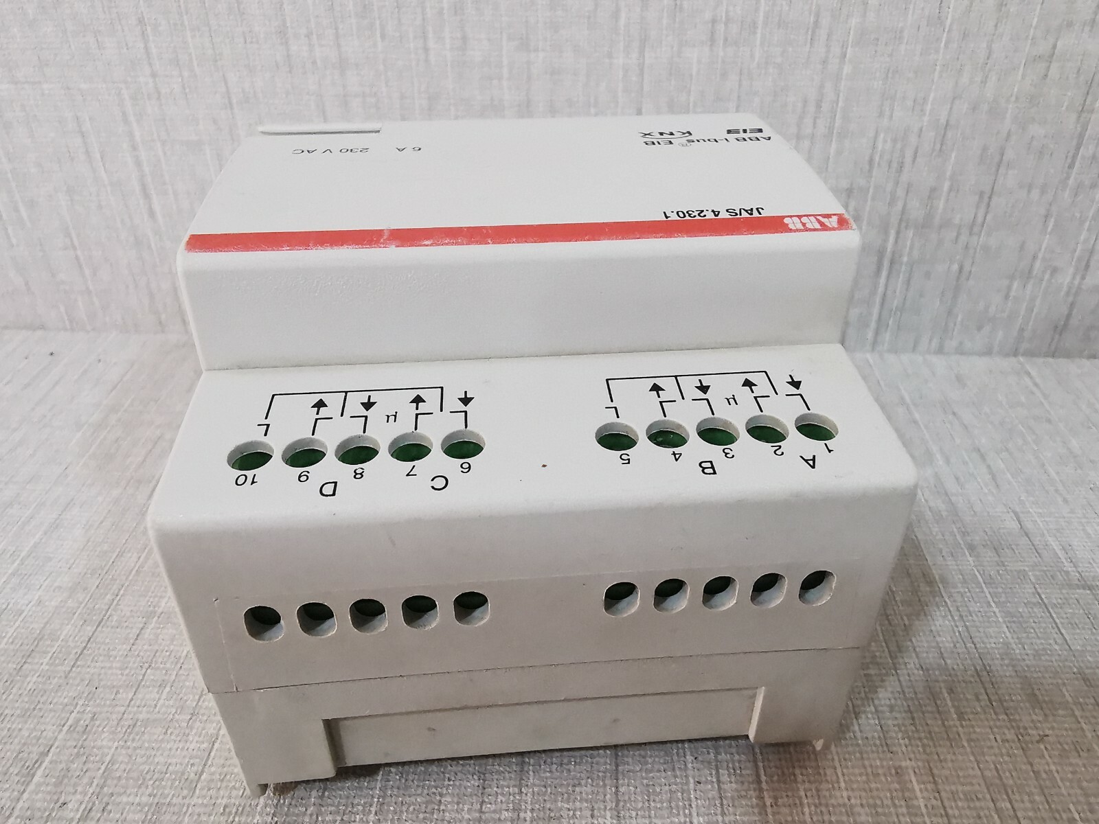 ABB GH Q631 0072 R0111 ABB JA/S 4.230.1 Shutter actuator GH Q631 0072 R0111 3