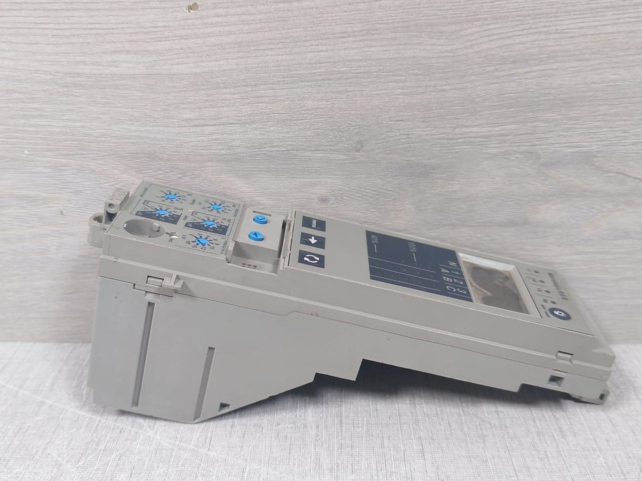 Schneider MICROLOGIC 6.0E Schneider MICROLOGIC 6.0E / 47603 8
