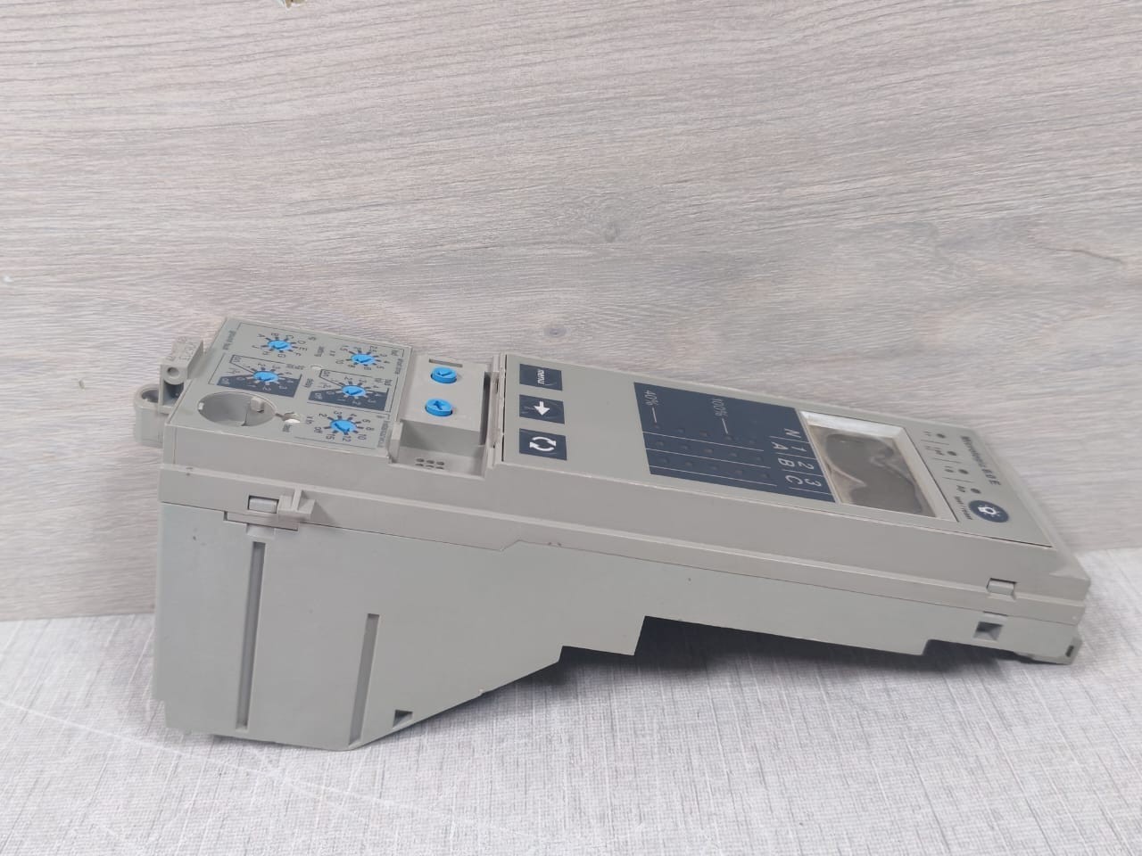 Schneider MICROLOGIC 6.0E Schneider MICROLOGIC 6.0E / 47603 9