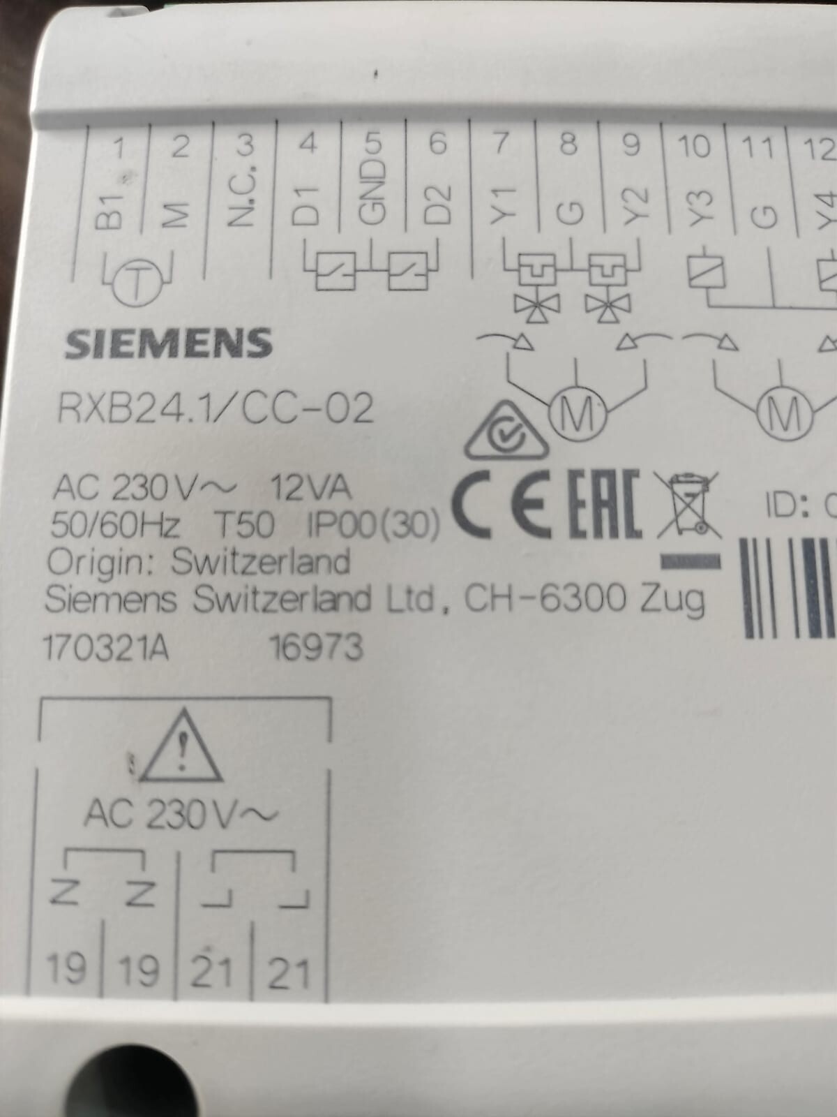 Siemens RXB24.1/CC-02 SIEMENS RXB24.1/CC-02 Room Controller AC 230V-12VA 50/60HZ- W/ FILTHY BOX 3