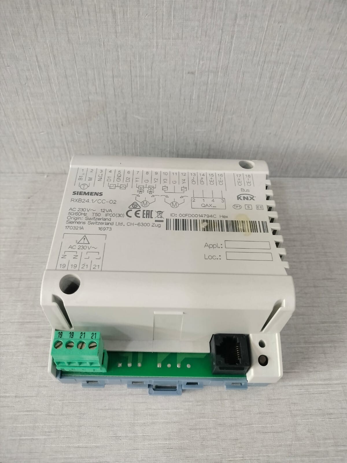 Siemens RXB24.1/CC-02 SIEMENS RXB24.1/CC-02 Room Controller AC 230V-12VA 50/60HZ- W/ FILTHY BOX 5