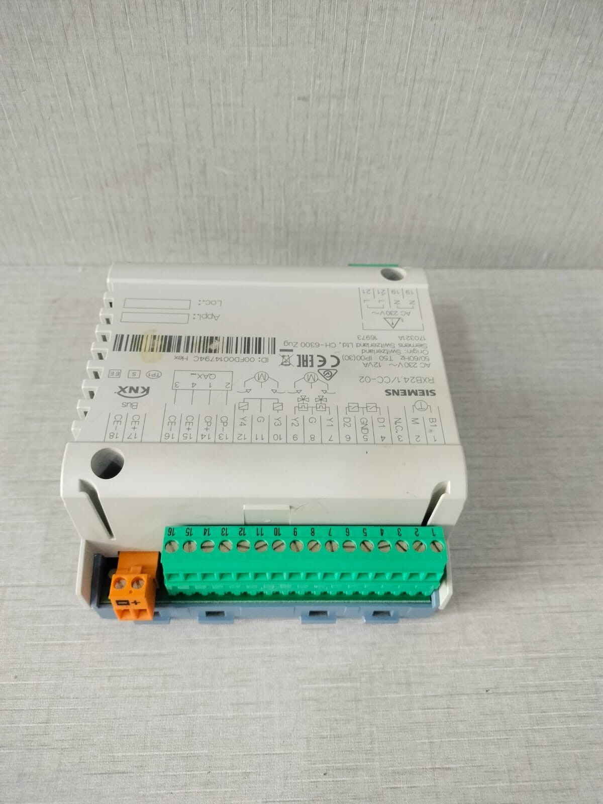 Siemens RXB24.1/CC-02 SIEMENS RXB24.1/CC-02 Room Controller AC 230V-12VA 50/60HZ- W/ FILTHY BOX 6