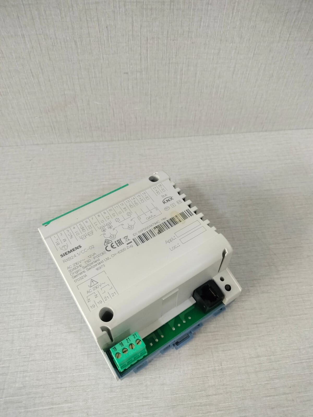 Siemens RXB24.1/CC-02 SIEMENS RXB24.1/CC-02 Room Controller AC 230V-12VA 50/60HZ- W/ FILTHY BOX 7