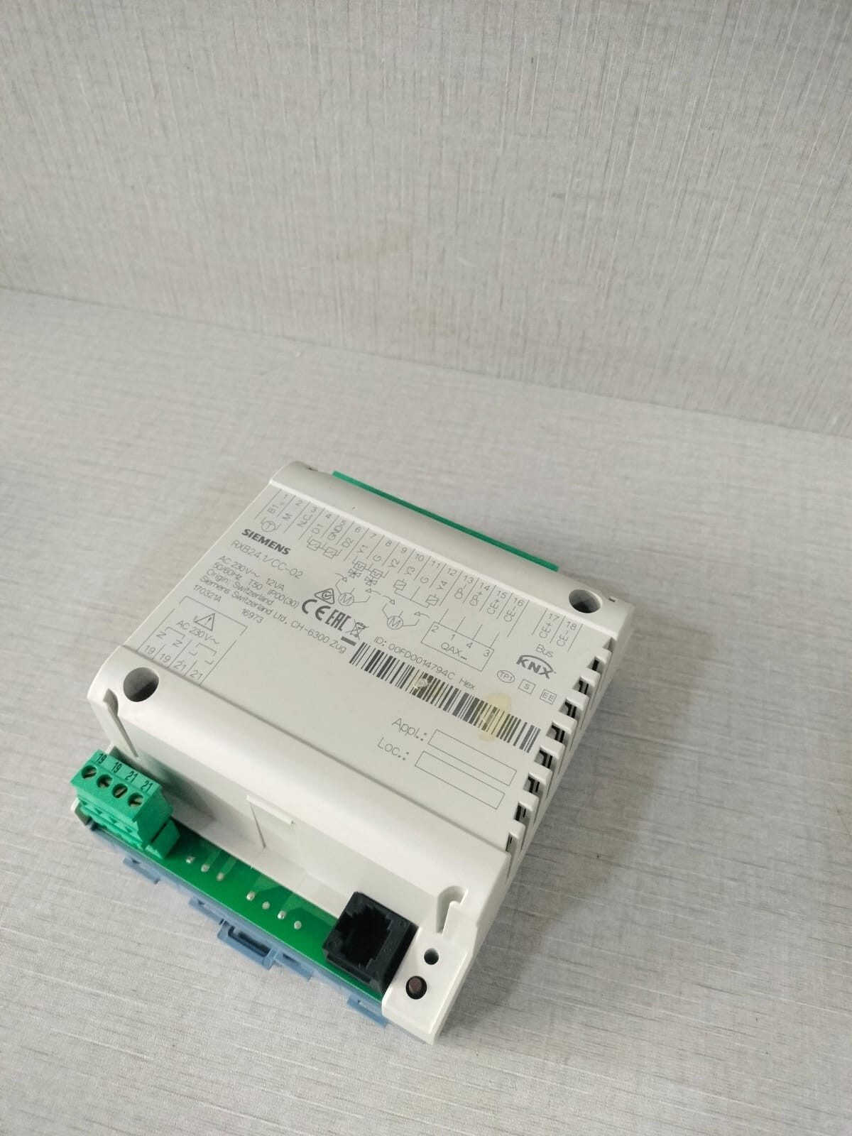 Siemens RXB24.1/CC-02 SIEMENS RXB24.1/CC-02 Room Controller AC 230V-12VA 50/60HZ- W/ FILTHY BOX 8