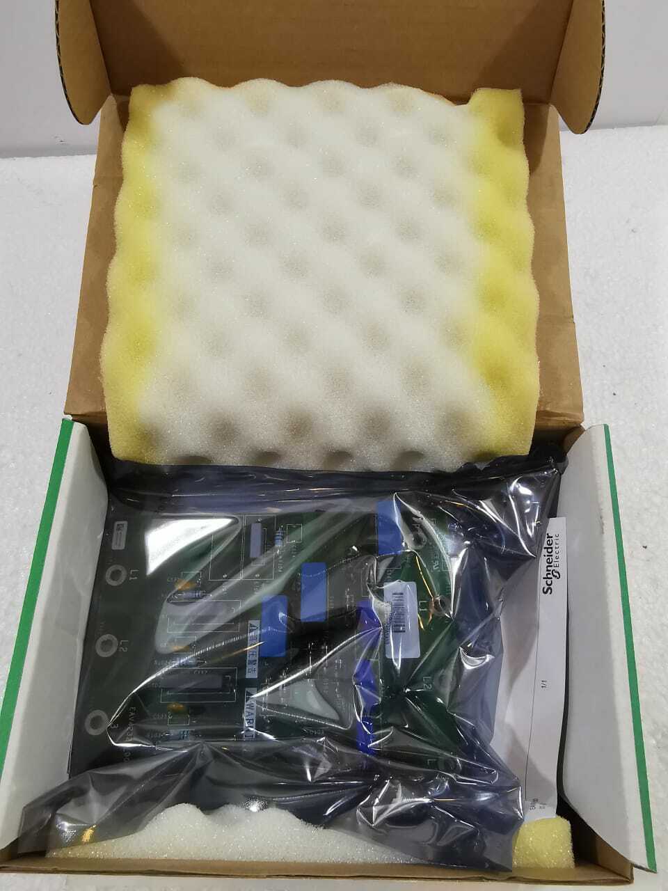 Schneider Electric VX4FPD3045M3BB Schneider Electric VX4FPD3045M3 Altivar Process 0716102 / VX4FPD3045M3BB 6