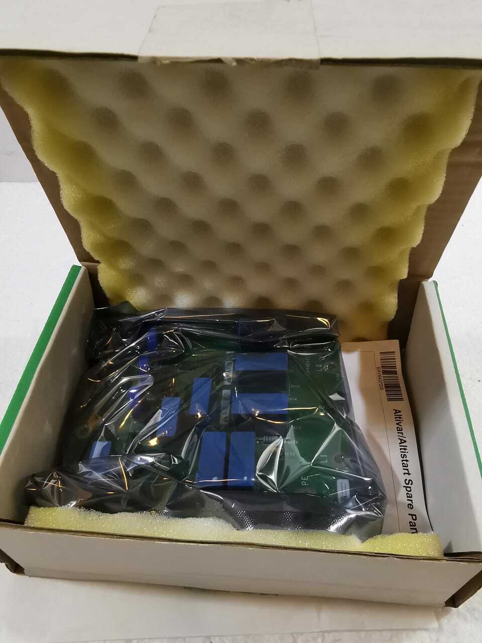 Schneider Electric VX4FPD5590N4BB Schneider Electric VX4FPD5590N4 Altivar Process 071613 / VX4FPD5590N4BB 6