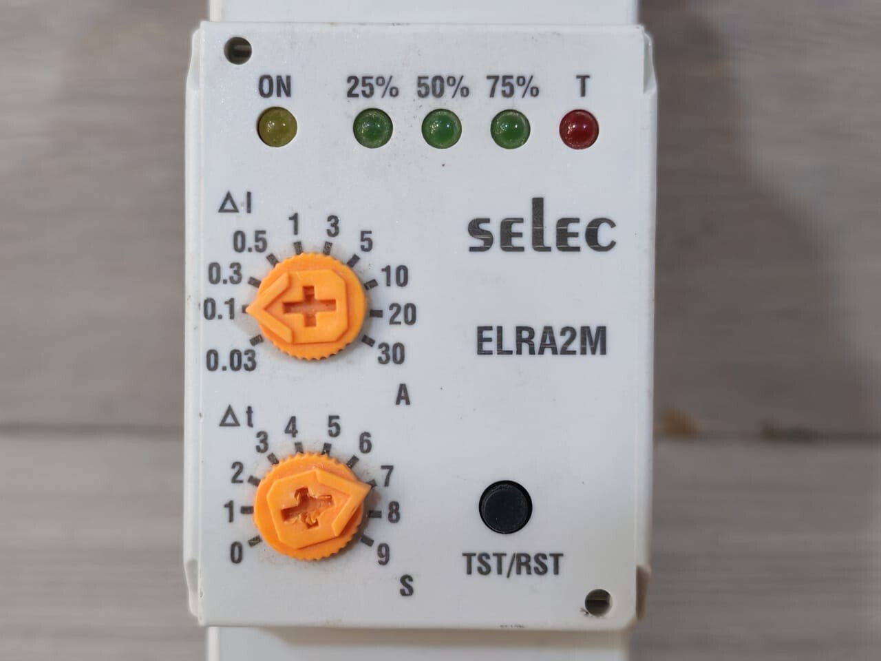 SELEC ELRA2M SELEC ELRA2M-1-230V EARTH LEAKAGE RELAY 2