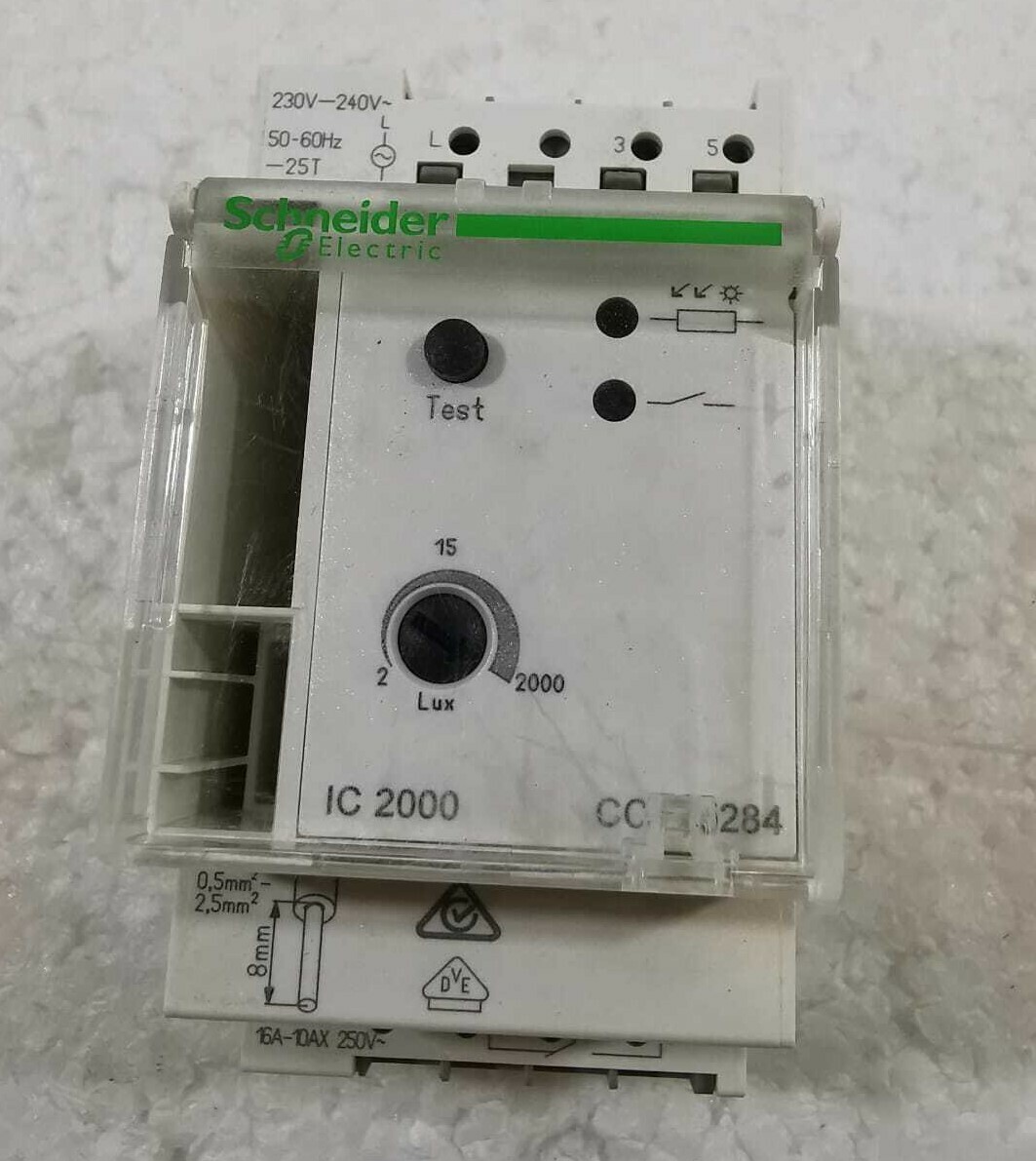 Schneider Electric CCT15284 Switch