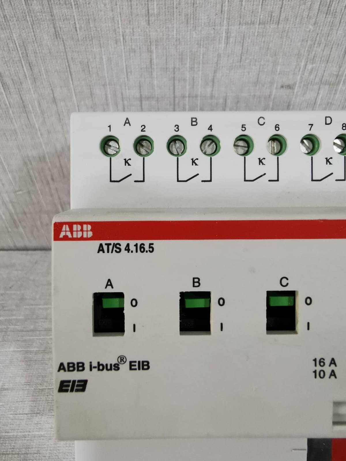 ABB GHQ-631-0028 ABB AT/S 4.16.5 Switch Actuator GHQ 631 0028 R011 2