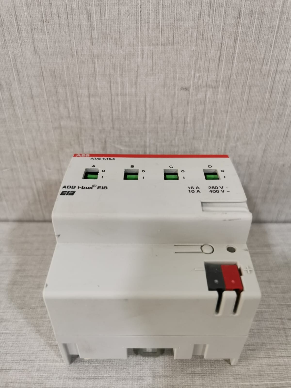 ABB GHQ-631-0028 ABB AT/S 4.16.5 Switch Actuator GHQ 631 0028 R011 3