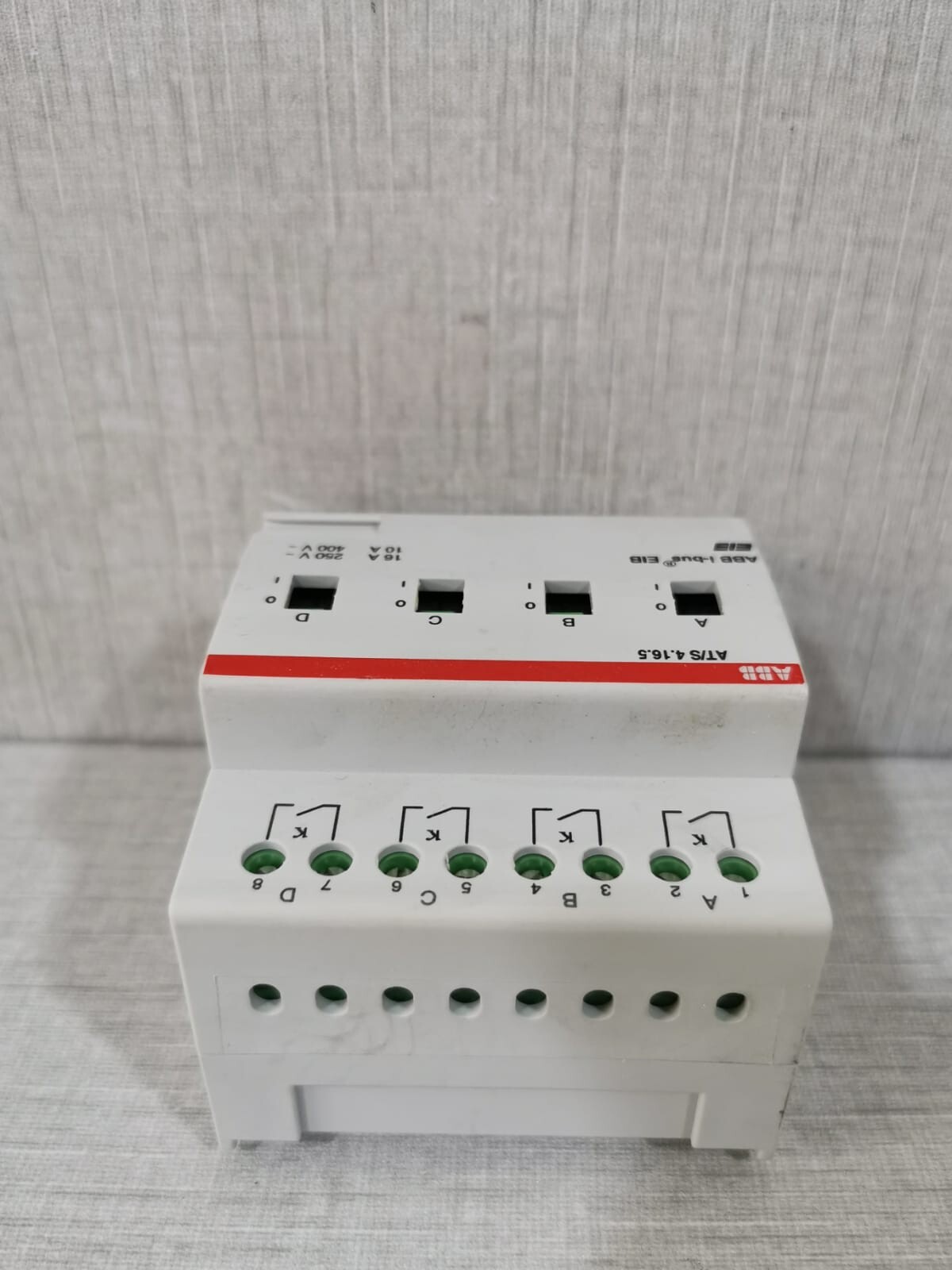 ABB GHQ-631-0028 ABB AT/S 4.16.5 Switch Actuator GHQ 631 0028 R011 4