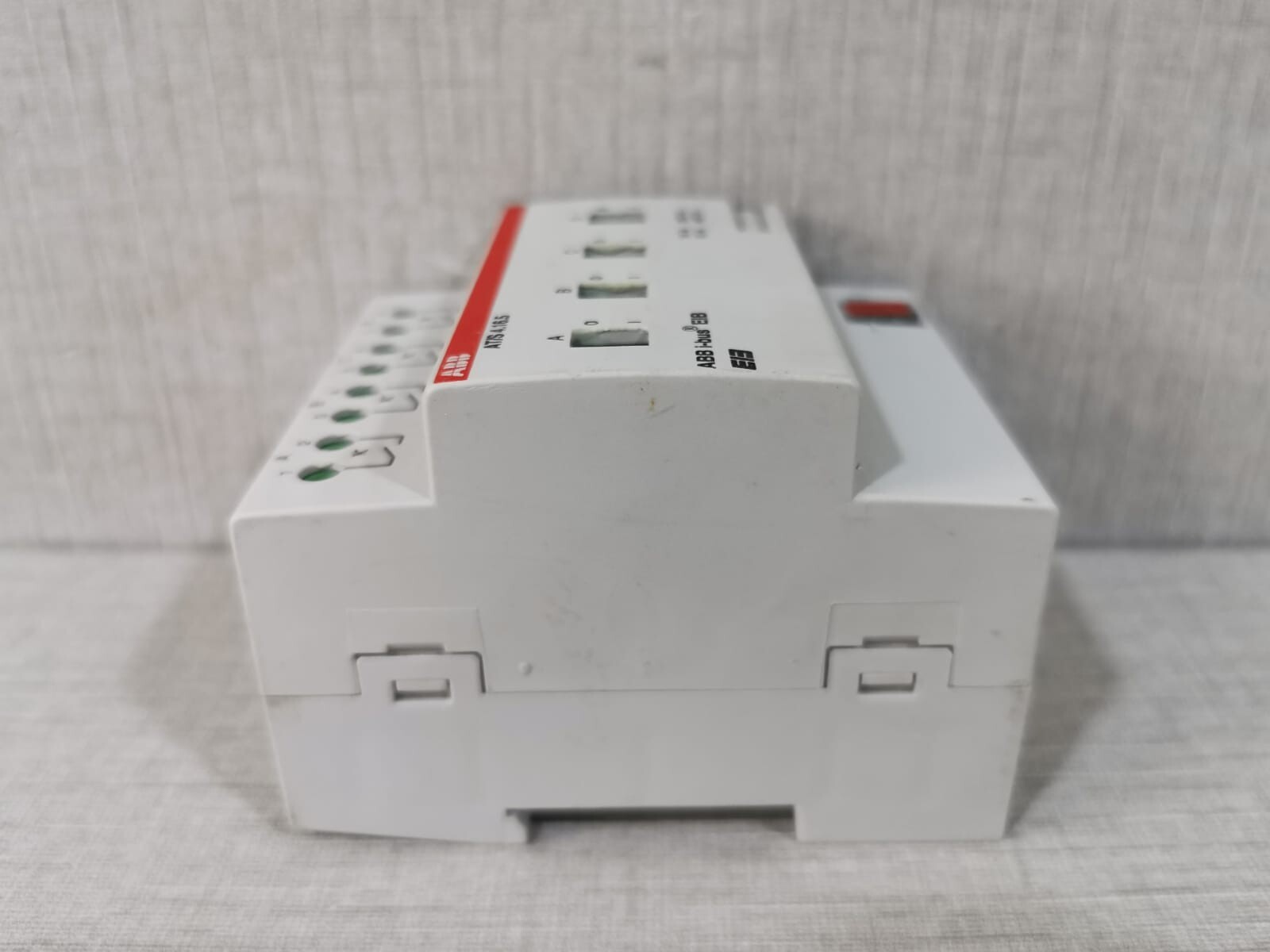 ABB GHQ-631-0028 ABB AT/S 4.16.5 Switch Actuator GHQ 631 0028 R011 5