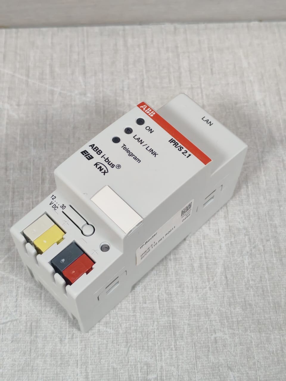 ABB 2CDG 110 061 R0011 ABB IPR/S 2.1 ROUTER 2CDG 110 061 R0011 4