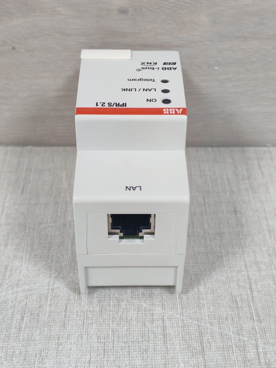 ABB 2CDG 110 061 R0011 ABB IPR/S 2.1 ROUTER 2CDG 110 061 R0011 6