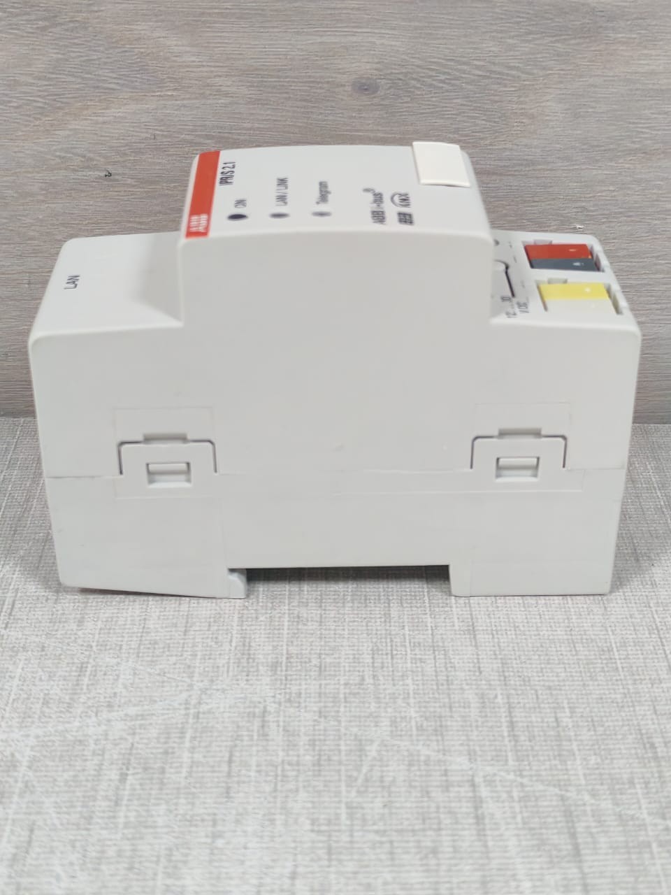 ABB 2CDG 110 061 R0011 ABB IPR/S 2.1 ROUTER 2CDG 110 061 R0011 8