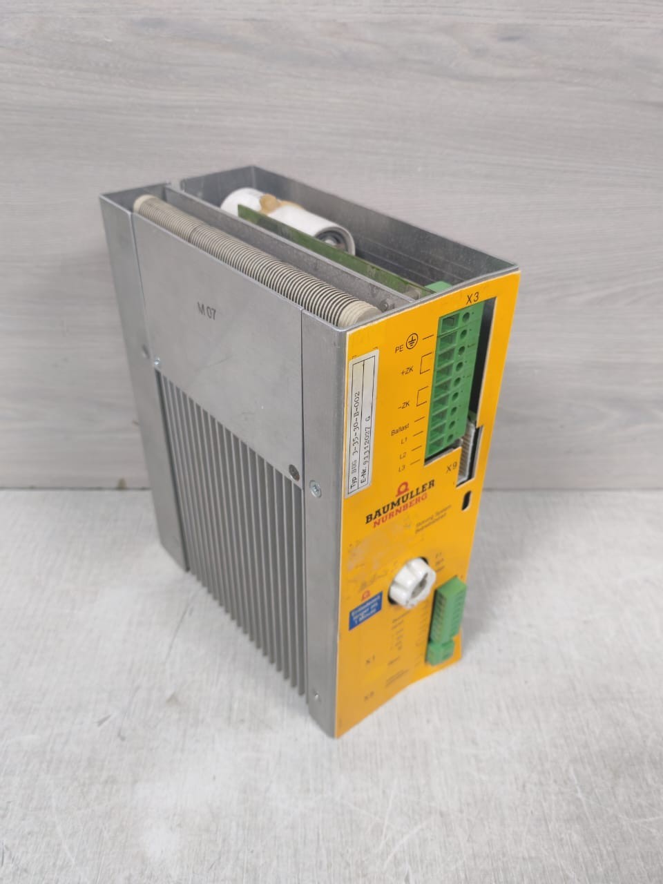 BAUMULLER BUG 3-35-30-B-002 BAUMULLER BUG 3-35-30-B-002 SERVO DRIVE 5