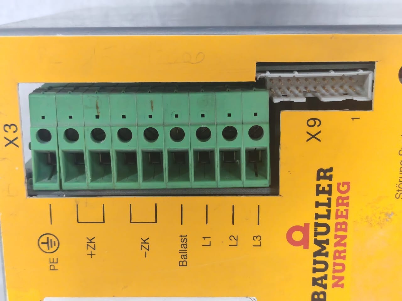 BAUMULLER BUG 3-35-30-B-002 BAUMULLER BUG 3-35-30-B-002 SERVO DRIVE 7