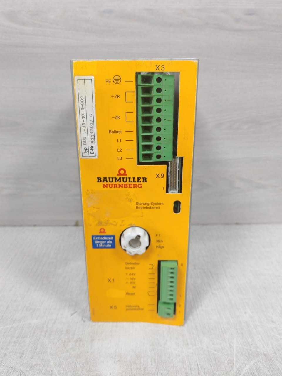 BAUMULLER BUG 3-35-30-B-002 SERVO DRIVE