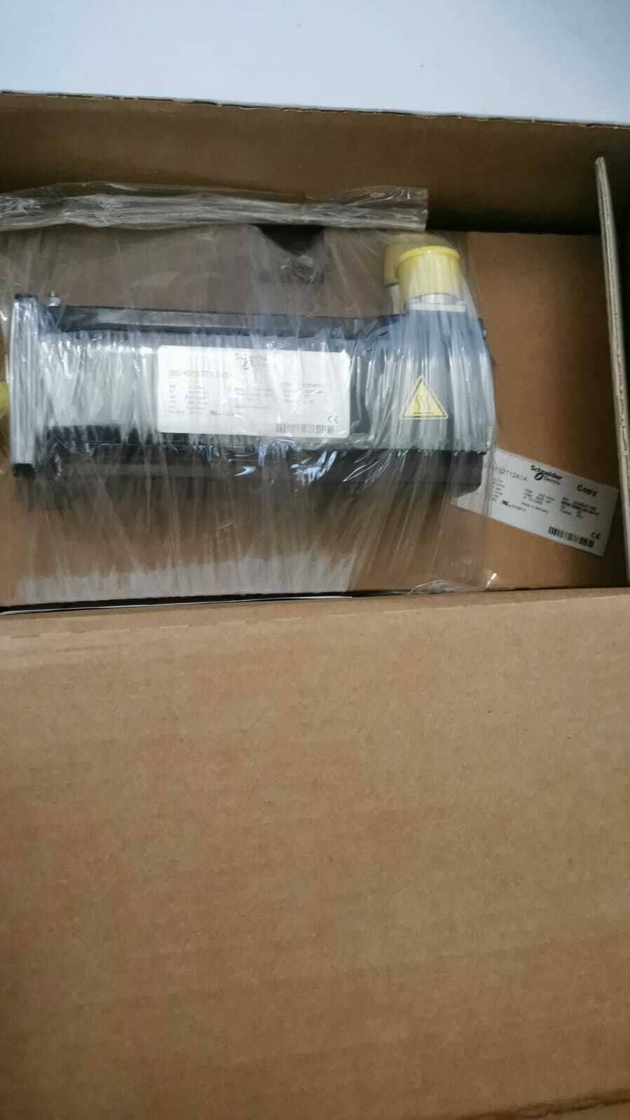 Schneider Electric BSH0702T12A1A Schneider Electric BSH0702T12A1A / AC Servo Motor 3