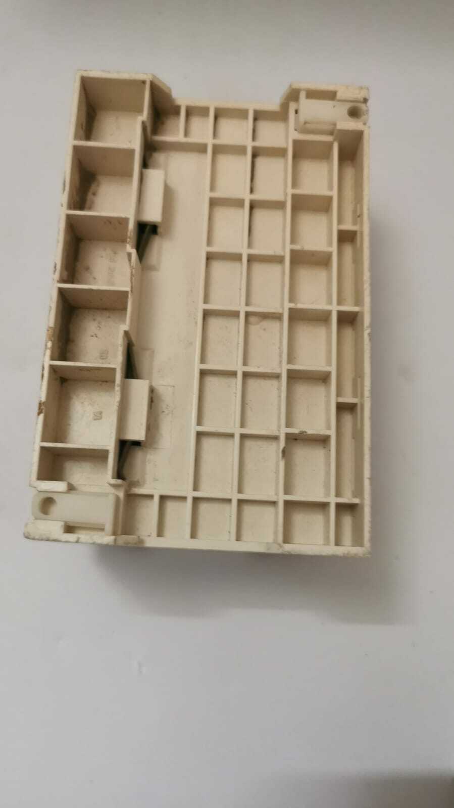 Schneider Electric ABE-7E16SPN22 Schneider Electric ABE 7E16SPN22 Connection sub-base 3