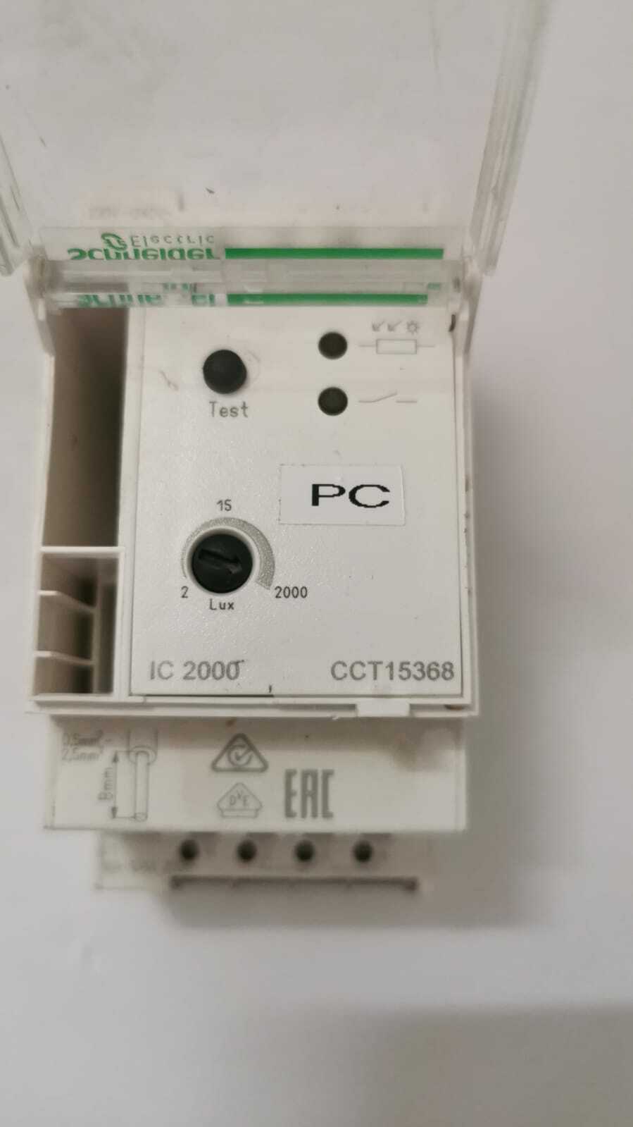 Schneider Electric CCT15368 Schneider Electric CCT15368 Light Sensitive Switch 3