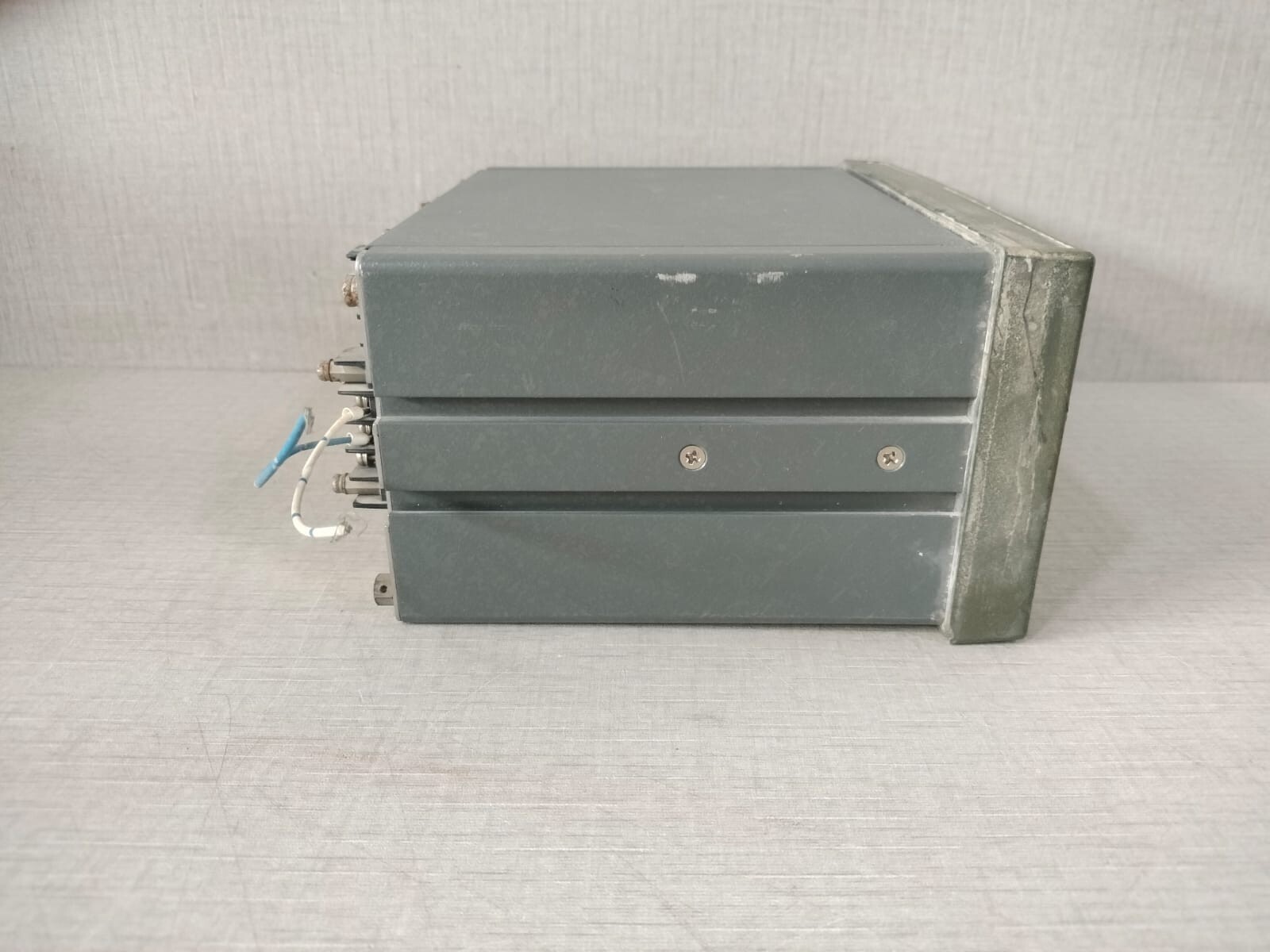 A&D AD-4402 A&D Multi-Function Weighing indicator AD-4402 WITH DAMAGED SCREEN 6