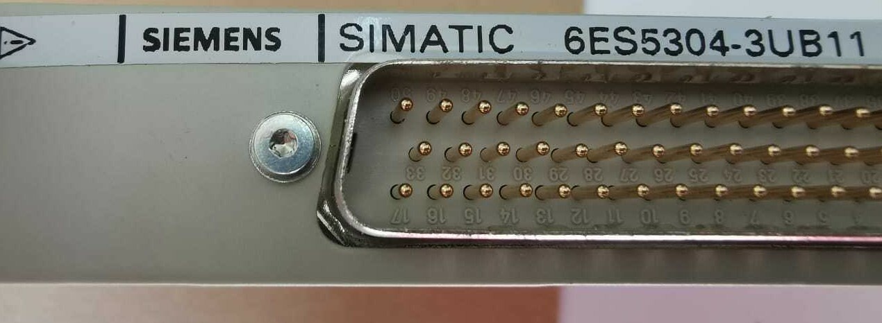 SIEMENS 6ES5304-3UB11 SIEMENS 6ES5304-3UB11 Interface Module - WITH FILTHY BOX 3