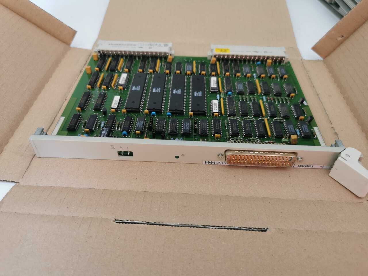 SIEMENS 6ES5324-3UR11 SIEMENS SIMATIC 6ES5324-3UR11 Interface Module- WITH FILTHY BOX 2