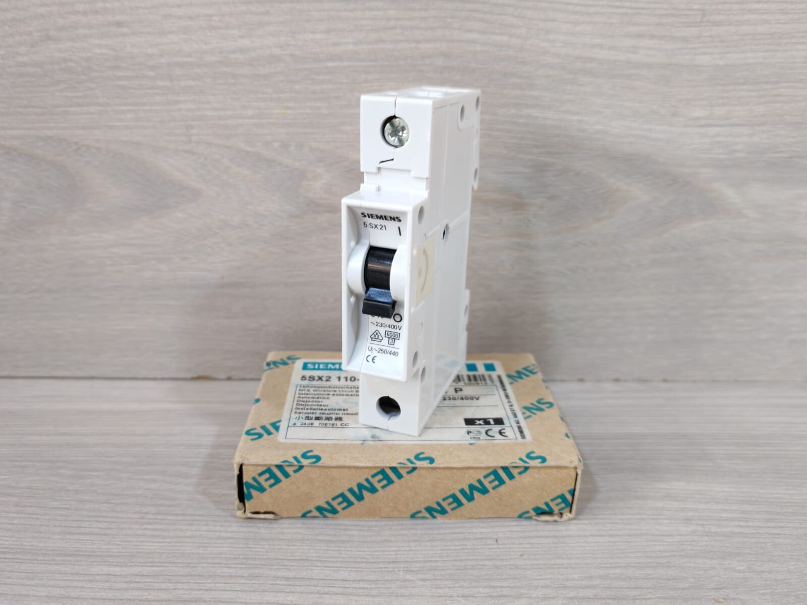 Siemens 5SX2-110-7 SIEMENS 5SX2 110-7 CIRCUIT BREAKER 2