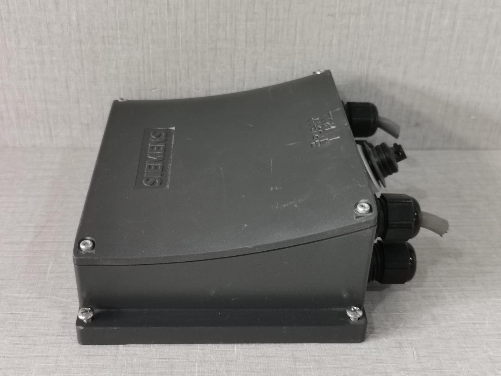 Siemens 6AV6 671-5AE10-0AX0 SIEMENS 6AV6 671-5AE10-0AX0 CONNECTIVITY BOX DP PLUS 4