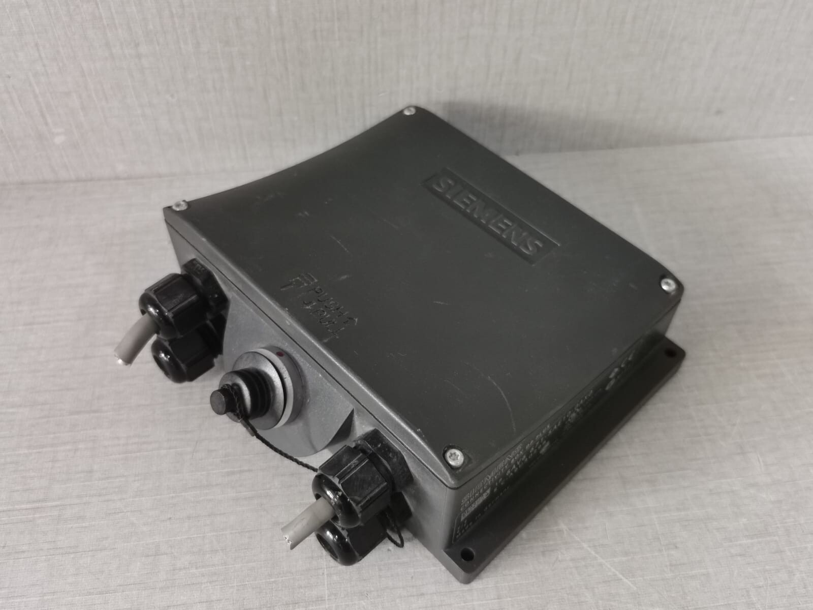 Siemens 6AV6 671-5AE10-0AX0 SIEMENS 6AV6 671-5AE10-0AX0 CONNECTIVITY BOX DP PLUS 8