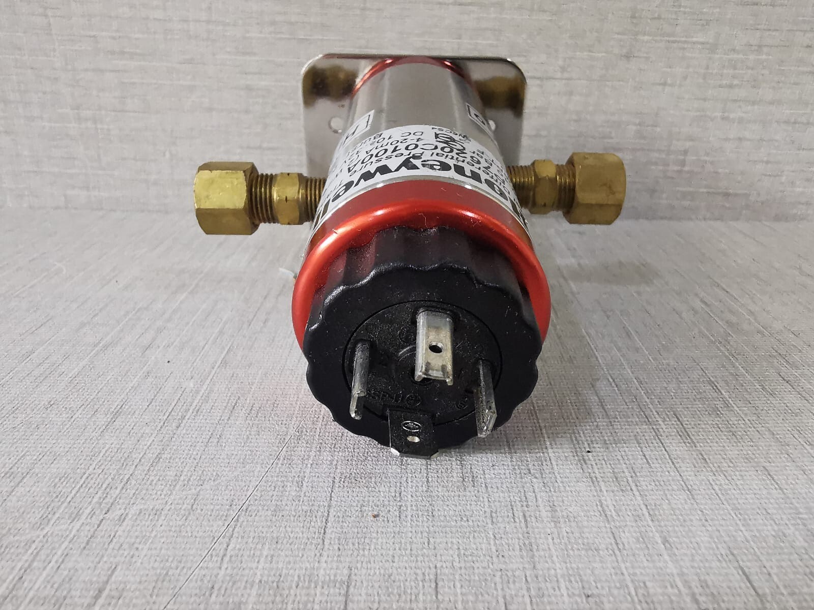 Honeywell P7620C0100A HONEYWELL P7620C0100A INDUSTRIAL DIFFERENTIAL PRESSURE TRANSMITTER 3