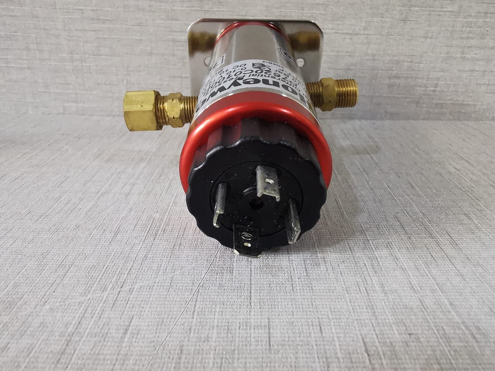 Honeywell P7620C0100B HONEYWELL P7620C0100B INDUSTRIAL DIFFERENTIAL PRESSURE TRANSMITTER 4