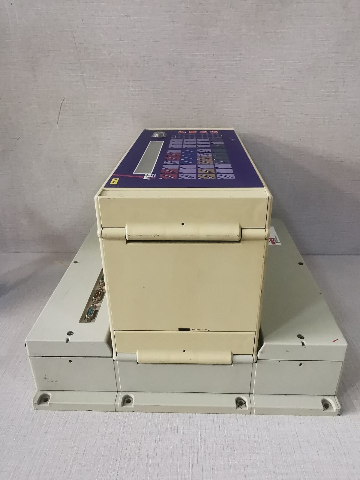 NZR EMOS 3 NZR EMOS 3 Energy Management Unit 230V-50Hz 30W 24V 5