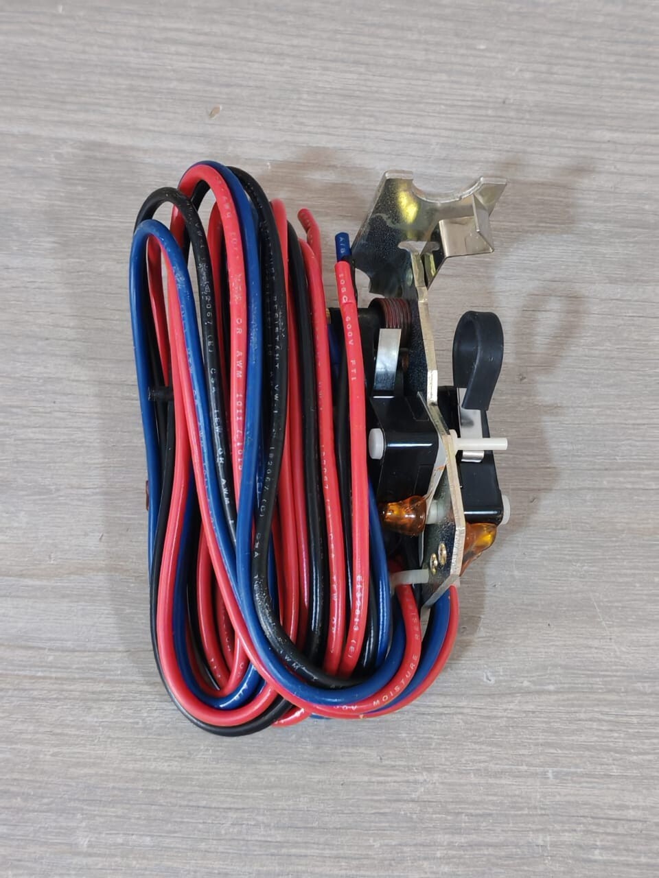 Eaton 1493D37G04 EATON LAUAL1 / AA114RPK 1493D37G04 AL/LO AUXILIARY SWITCH 3