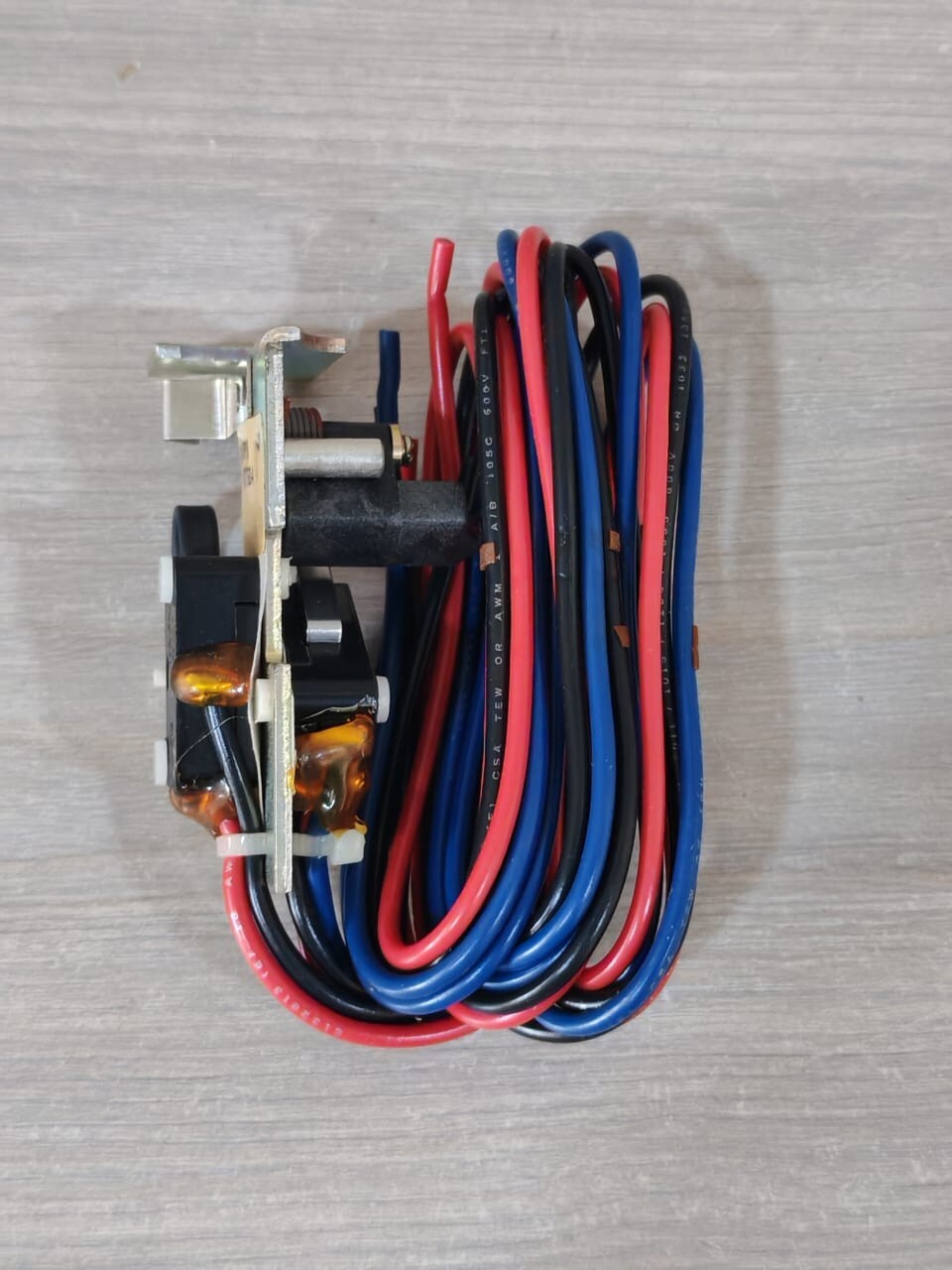 Eaton 1493D37G04 EATON LAUAL1 / AA114RPK 1493D37G04 AL/LO AUXILIARY SWITCH 6