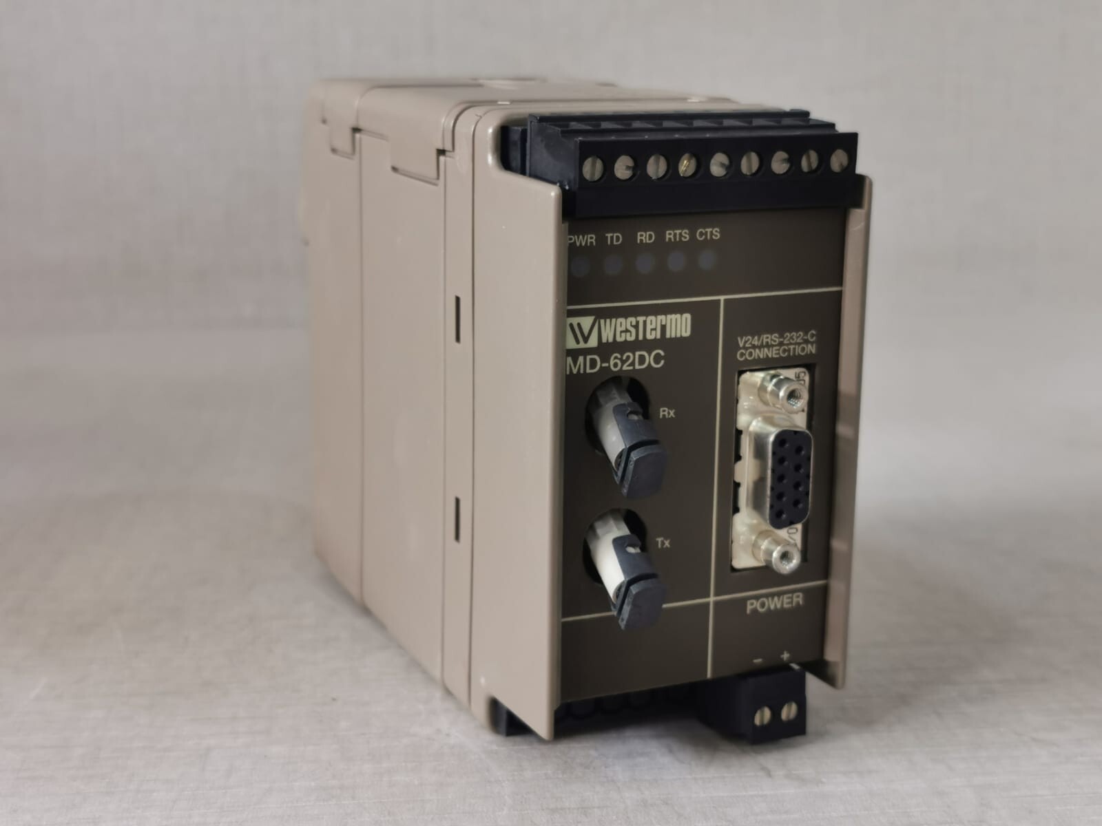 Westermo MD-62DC WESTERMO MD-62DC MODEM / Type: MD-62 ST - Only with Slightly Crack Parts 6