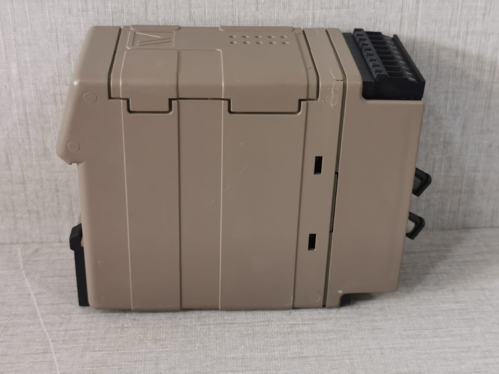 Westermo MD-62DC WESTERMO MD-62DC MODEM / Type: MD-62 ST - Only with Slightly Crack Parts 9