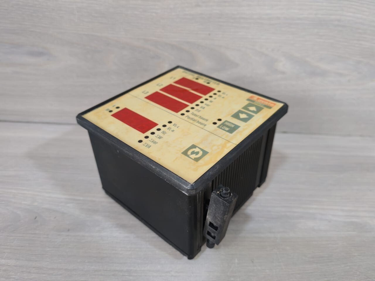 Lovato DMK20 Lovato DMK20 PANEL POWER METER- DAMAGED SCREEN 10