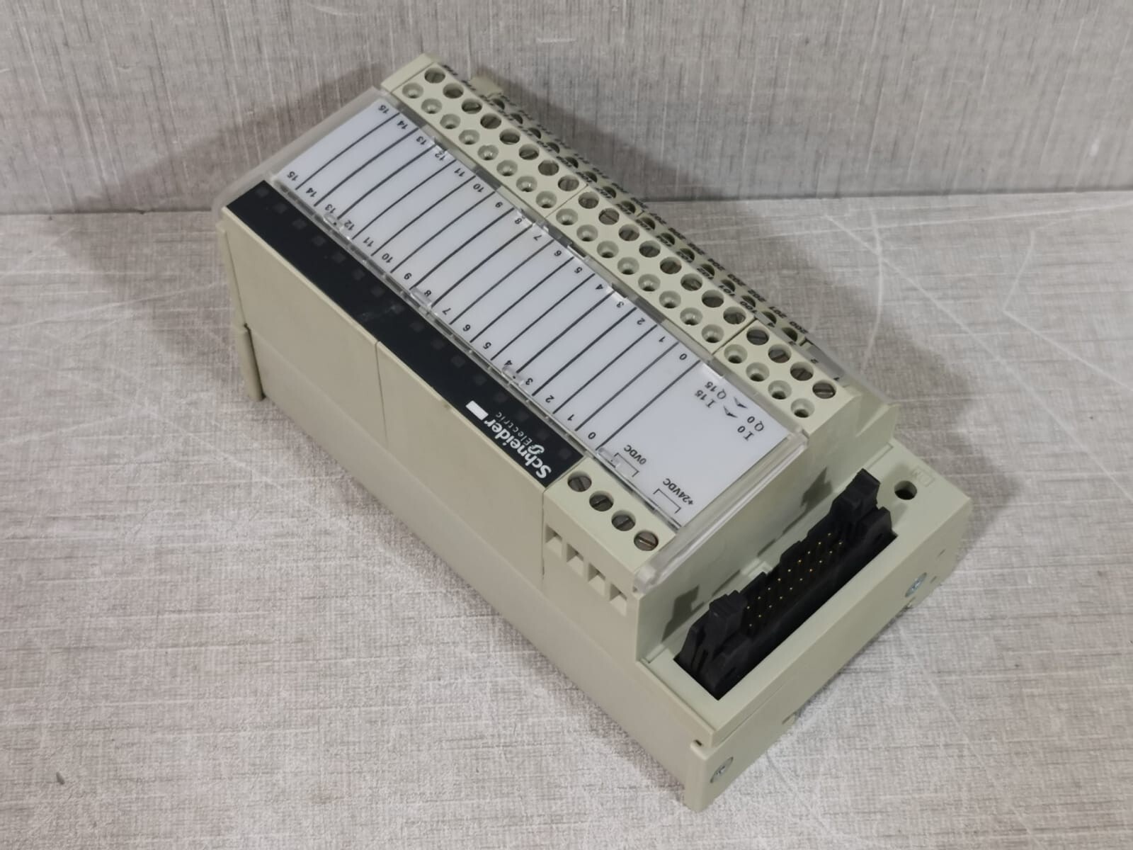 Schneider Electric H16S21 Schneider Electric ABE7- H16S21 Modicon 8
