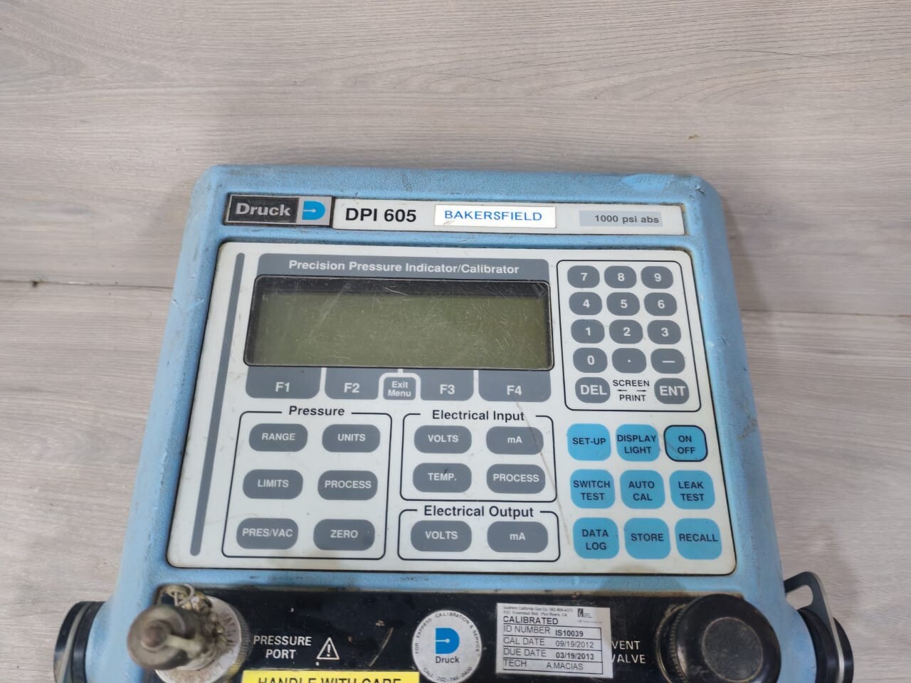 Druck DPI 605 DRUCK DPI 605 PRECISION PRESSURE INDICATOR/CALIBRATOR 2