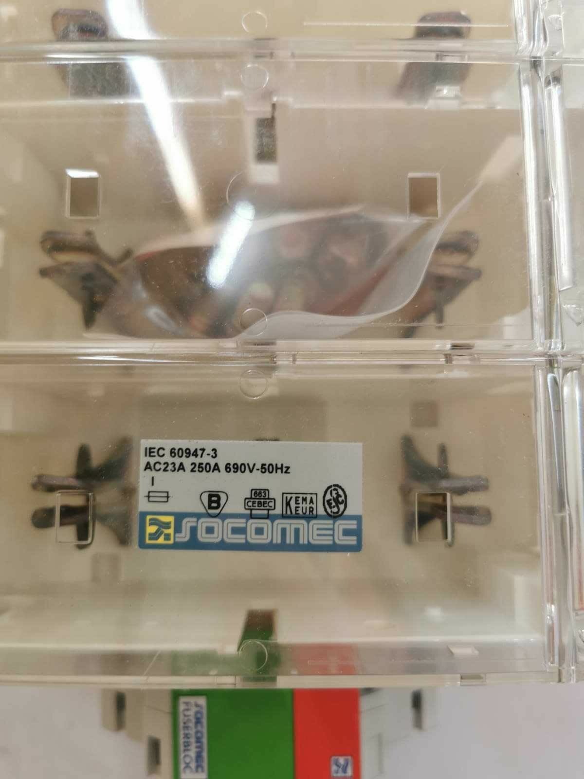 SOCOMEC FHP2B04 / FHP2 / F2H** SOCOMEC IEC 60947-3 / 36297901 AC23A 690V-50HZ Fuse Isolater Switch 3