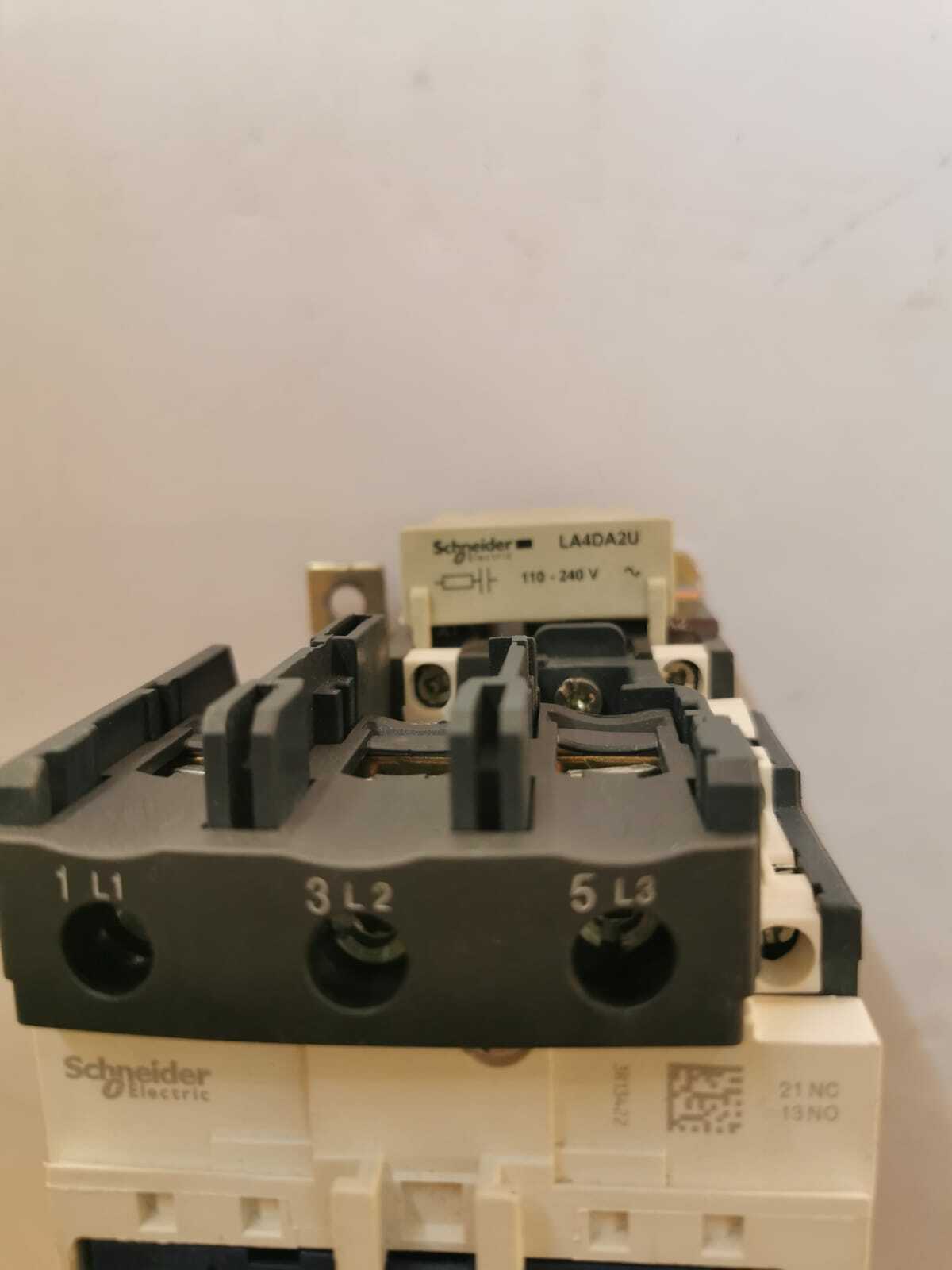 Schneider Electric LC1D80-/-LA4DA2U Schneider Electric LC1D80 / LA4DA2U Contactor 5