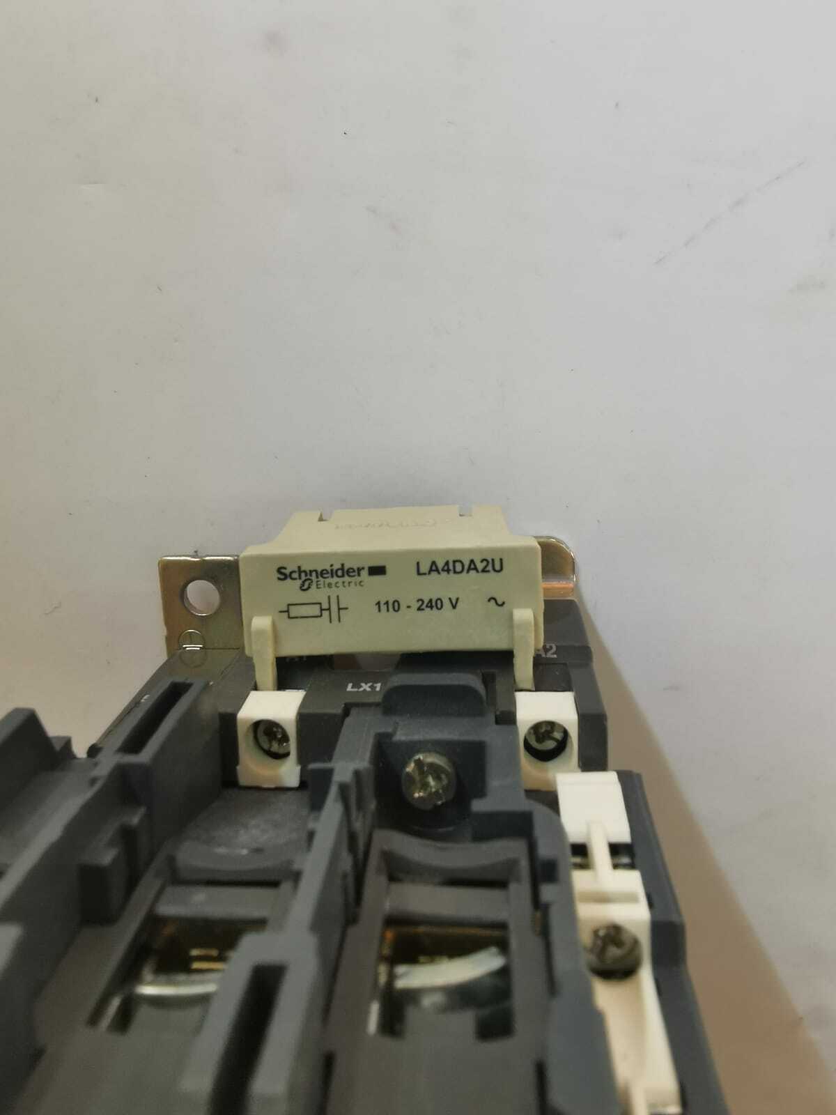 Schneider Electric LC1D80-/-LA4DA2U Schneider Electric LC1D80 / LA4DA2U Contactor 6